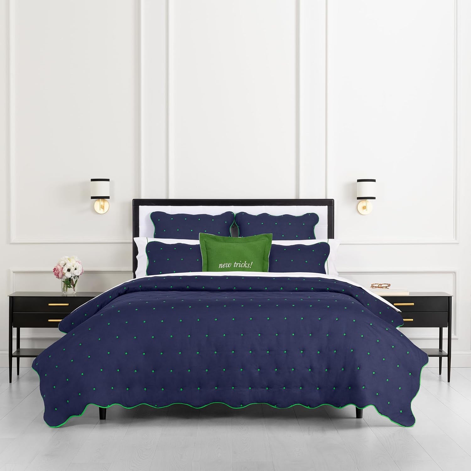 kate spade new york Scalloped Edge Euro Sham, 26" x 26" Decorative Pillow Cover, Single 100% Cotton Cover, Machine Washable, Navy