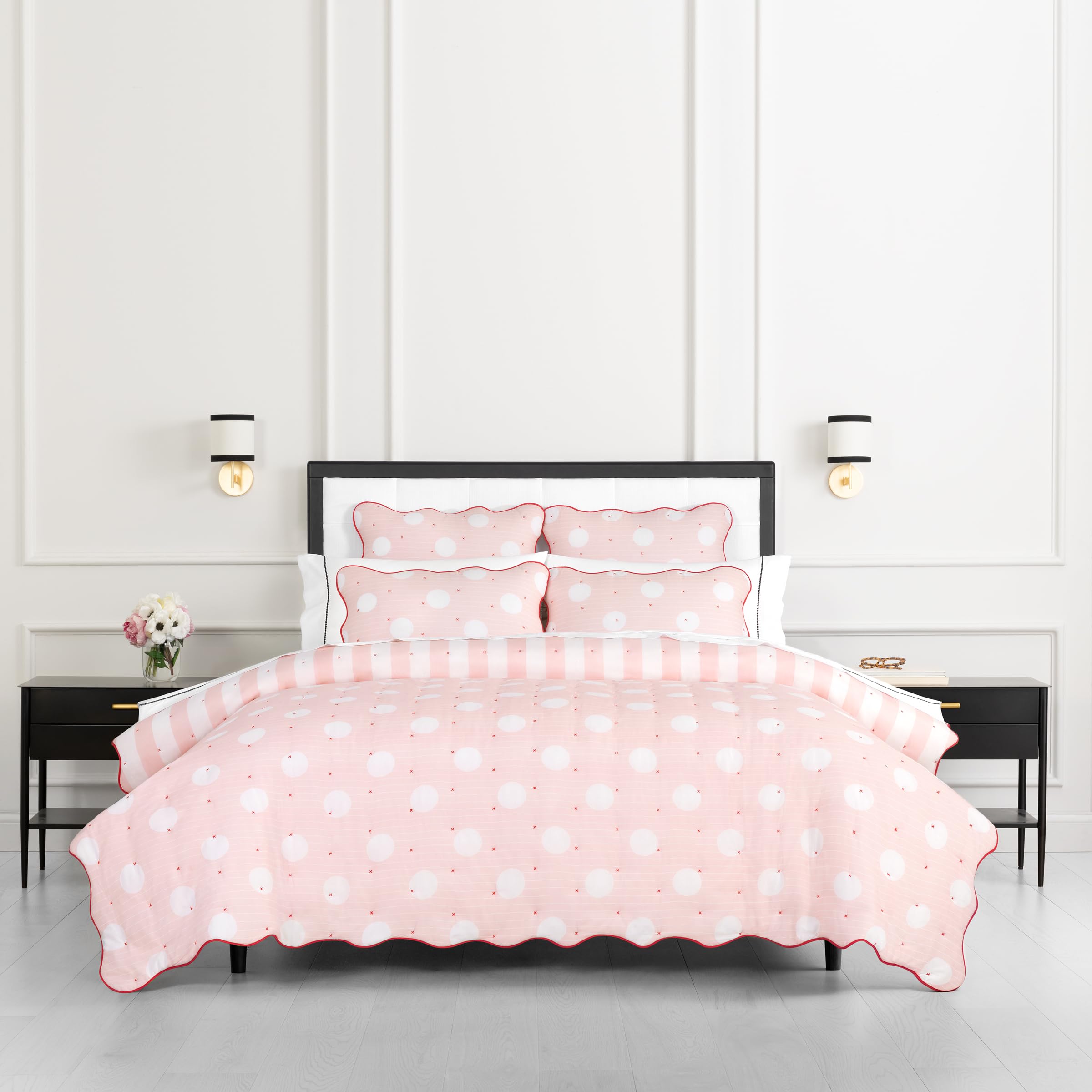 kate spade new york Scalloped Edge Euro Sham, 26" x 26" Decorative Pillow Cover, Single 100% Cotton Cover, Machine Washable, Navy