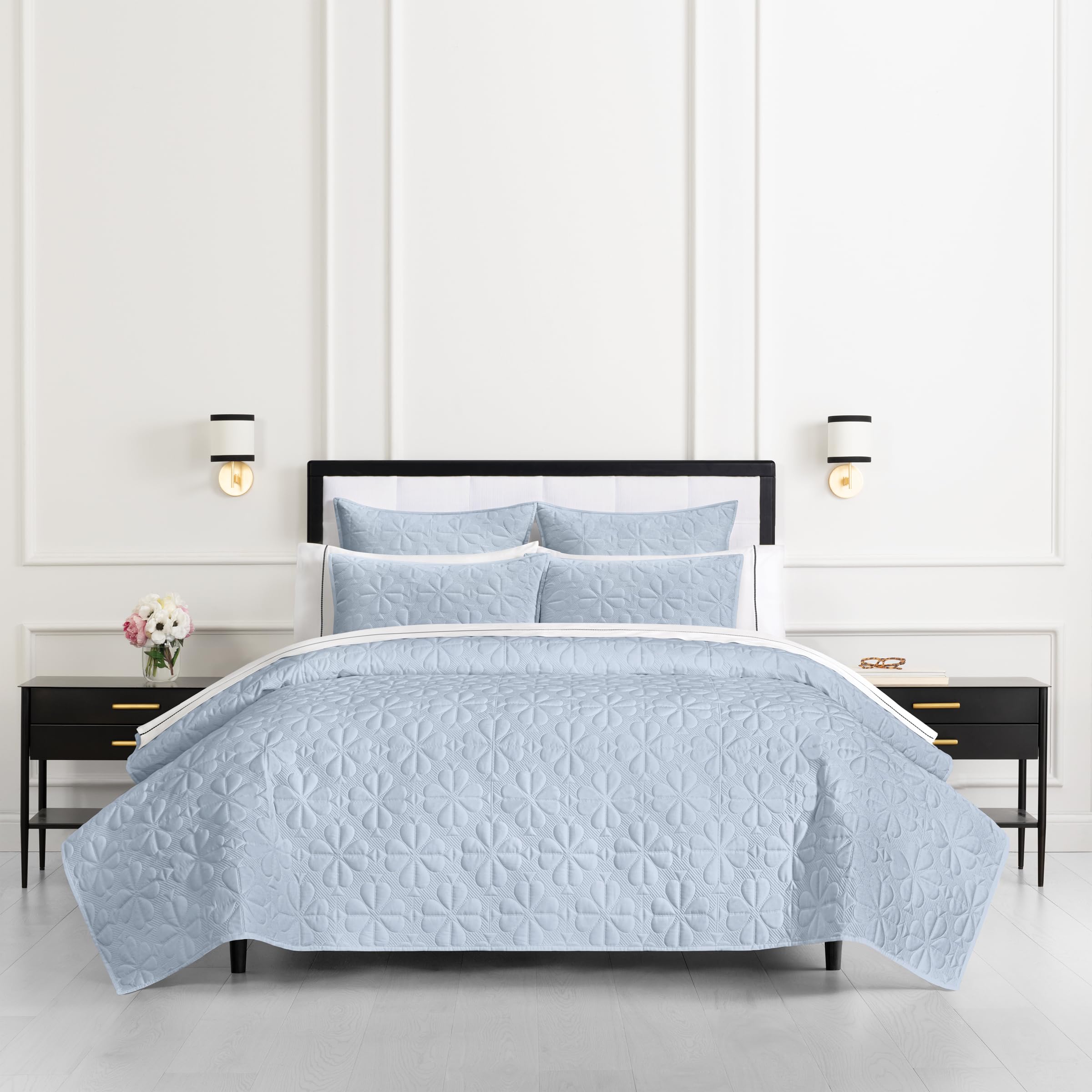 kate spade new york Scalloped Edge Euro Sham, 26" x 26" Decorative Pillow Cover, Single 100% Cotton Cover, Machine Washable, Navy